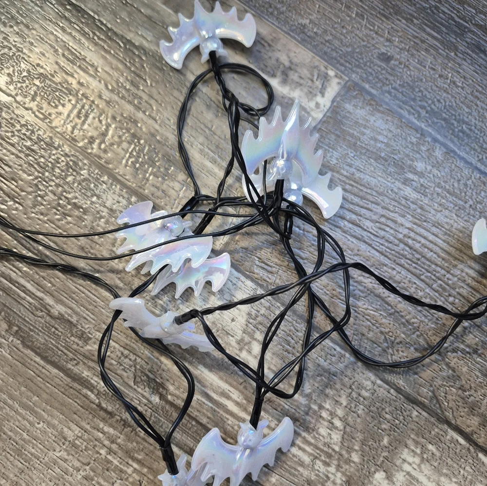 Spirit Halloween LED Bats String Lights Goth Bat Party Lights Purple
